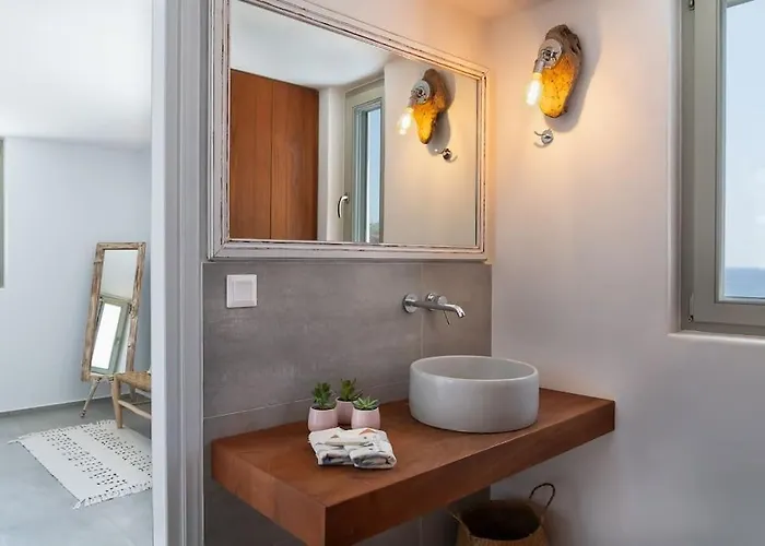 House Of Harmony - Beachfront Holiday home Andiparos