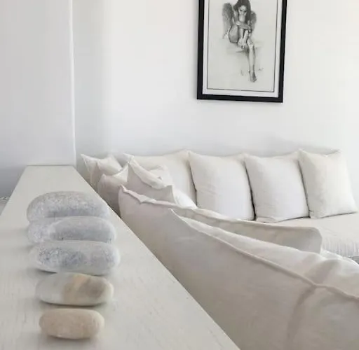 House Of Harmony - Beachfront Holiday home *